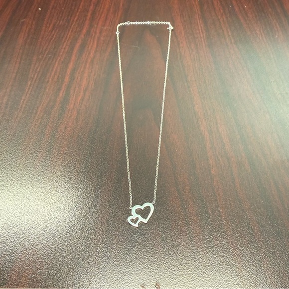 Avon Sterling Silver Necklace with double heart pendant NIB vintage 2011 - Picture 2 of 8